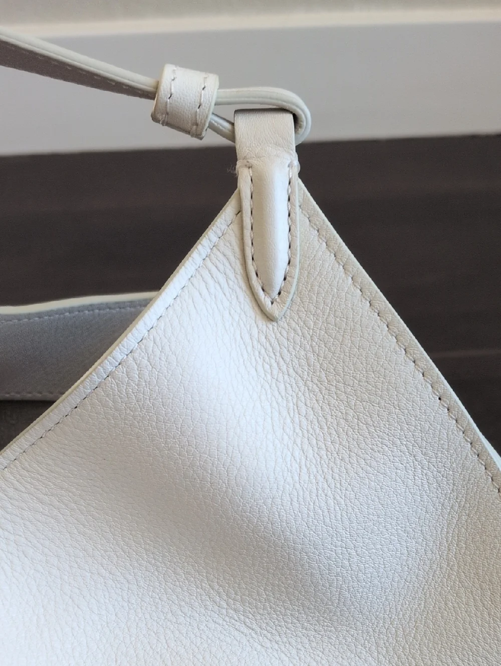 KHAITE Cream Pebble Leather Bag - Picture 3 of 8